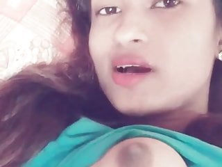 Cute Indian Girl Showing Boobs