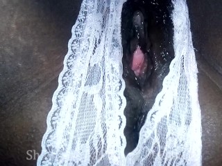 Sri Lankan Pussy Licking Until She Cum  ශානිට ජූස් යනකං දිවෙන් දෙන සැප